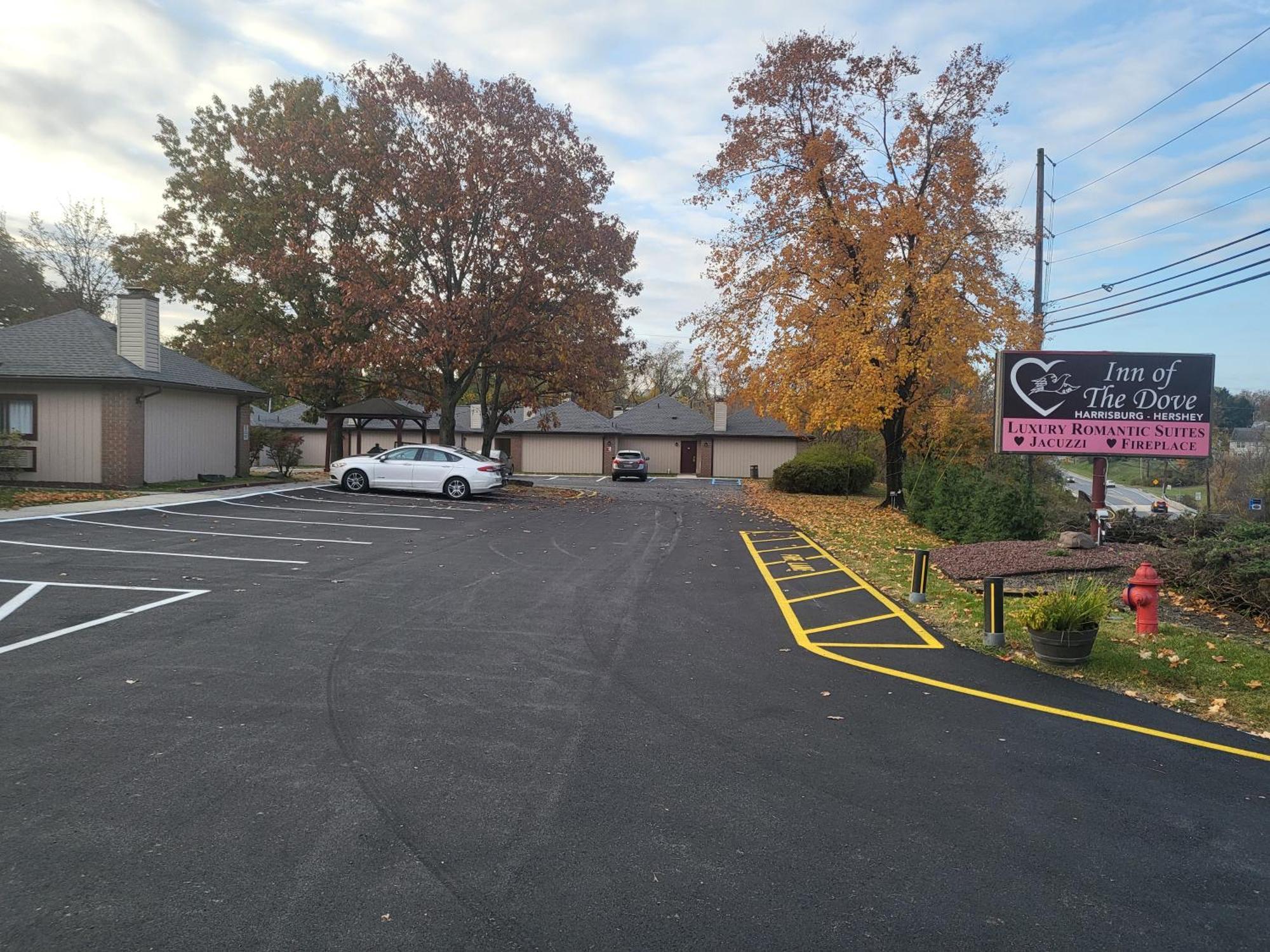 Inn of the Dove: Romantic Luxury Suites with Jacuzzi & Fireplace Harrisburg Exterior photo